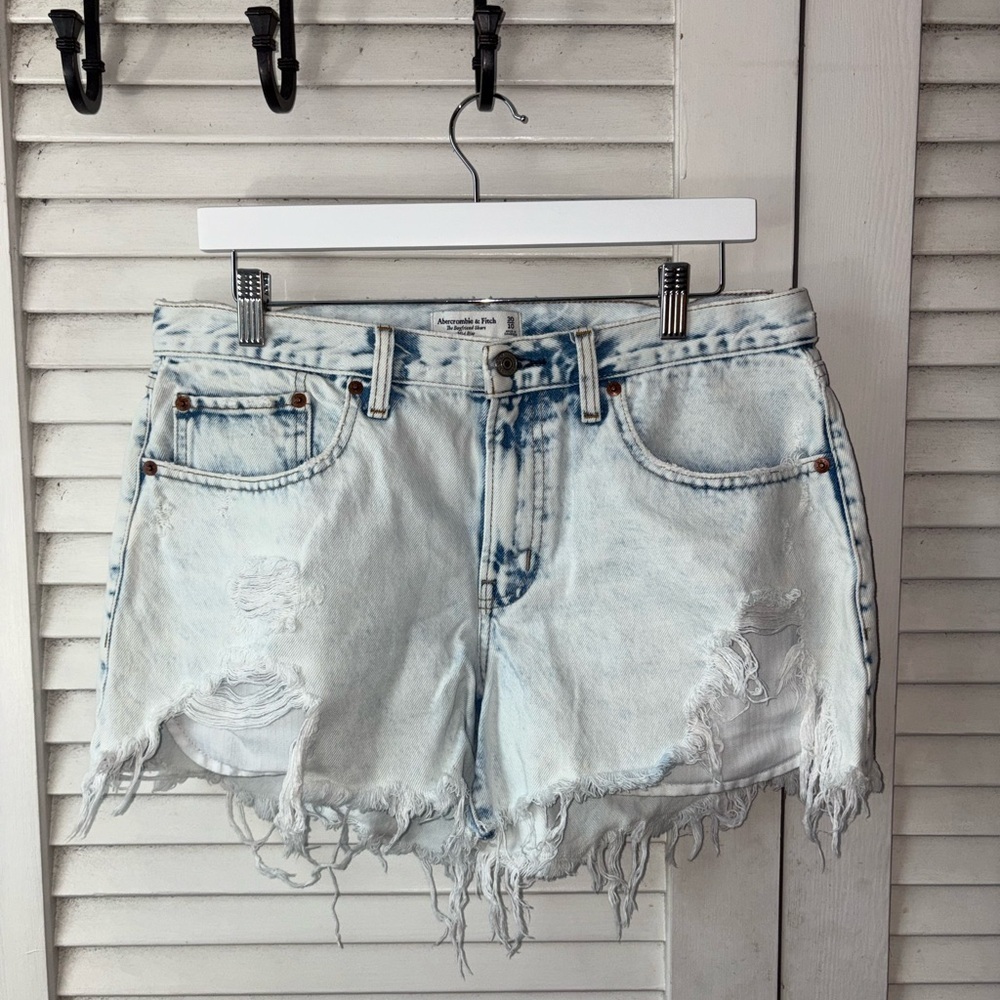 Abercrombie & Fitch Boyfriend Shorts Size 10/30 Mid Rise Acid Wash Distressed - Picture 2 of 7